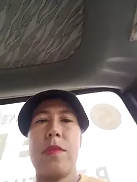 2HotAsain4u on StripChat