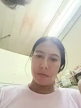 2HotAsain4u on StripChat