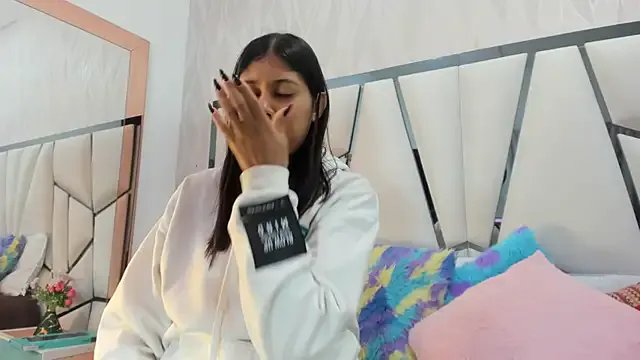 _aurora18_ on StripChat