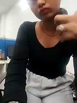 Aa-y-e-sha-Ju-l-ka on StripChat 