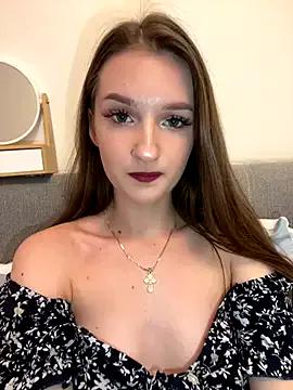 AdelinaEmber on StripChat