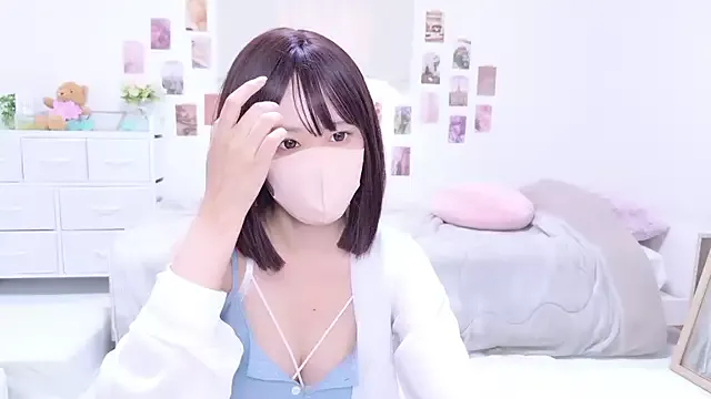 aki_zzz on StripChat