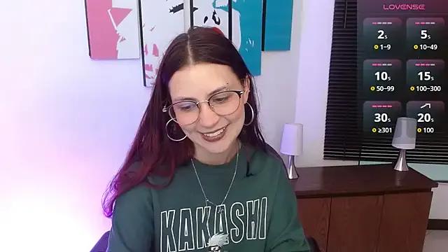 AlanaGarcia19 on StripChat 