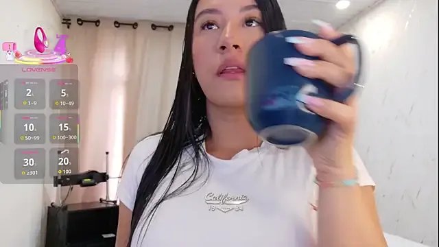 Alannadumont_ on StripChat 