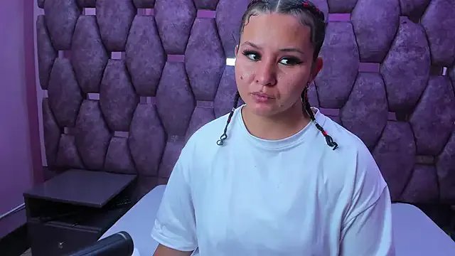 AlaSmith on StripChat 