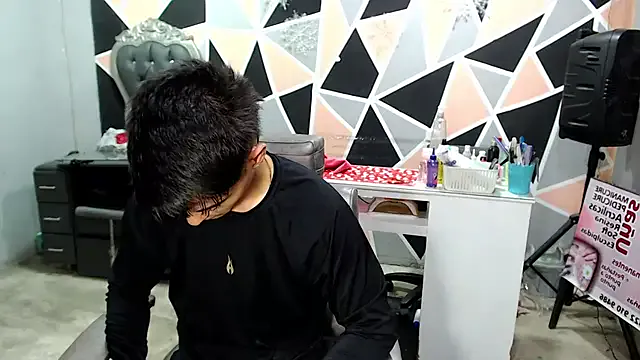 Alex_mojica on StripChat