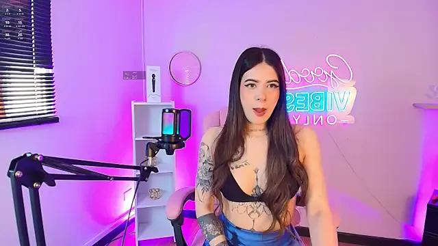 Alice_Vixen — Flash ass! 