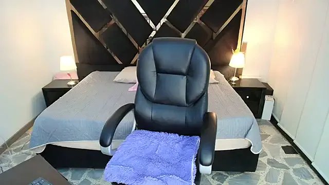 Amelie_saenz on StripChat