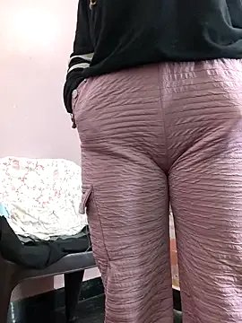 Ananya_34 on StripChat 