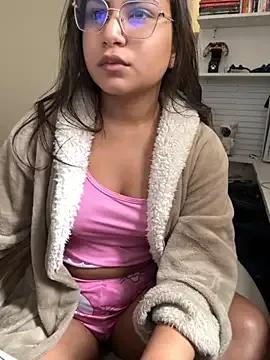 AngelBrazil_Ofc — Peladinha e leo no corpo