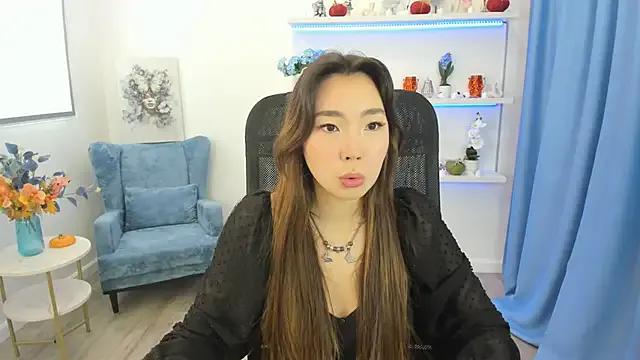 AnnaReyla on StripChat 