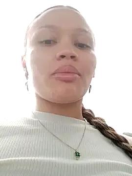 AnnieAndStefan on StripChat 