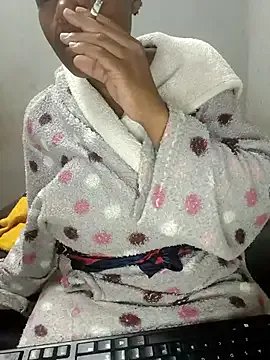 BeejayLoverxx on StripChat 