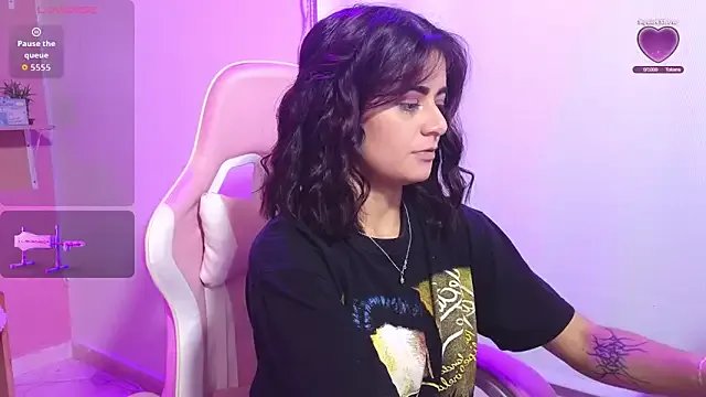 bella_thixx on StripChat 