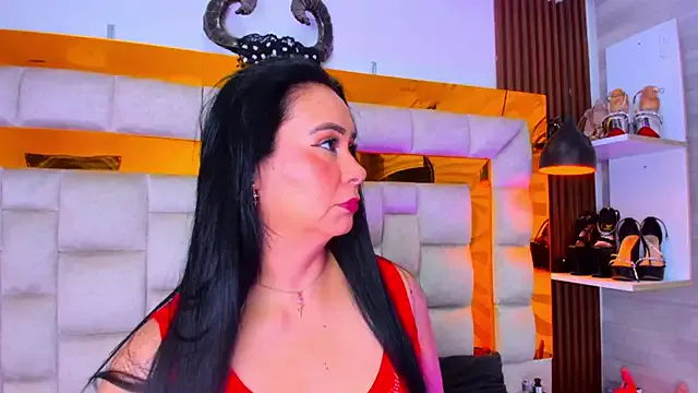 bigass_monic on StripChat