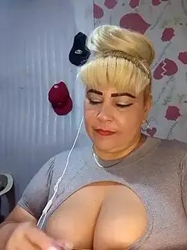 BonniAdams on StripChat 