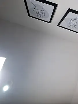 bustytemptress1 on StripChat