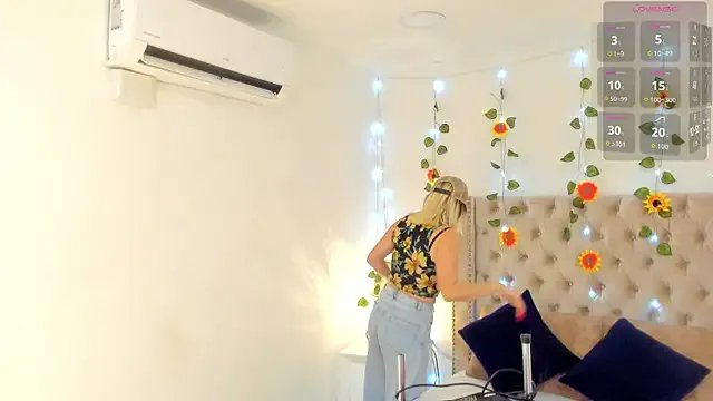 CandieGilson__ on StripChat