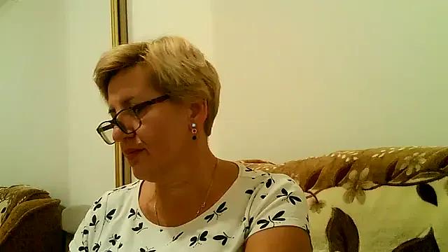 Dana4921 on StripChat 