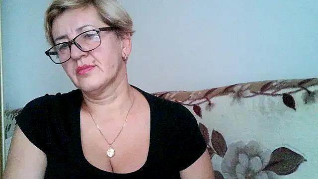 Dana4921 on StripChat 