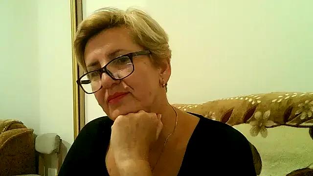 Dana4921 on StripChat 