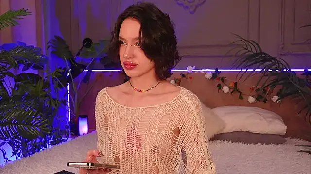 Devilinee on StripChat