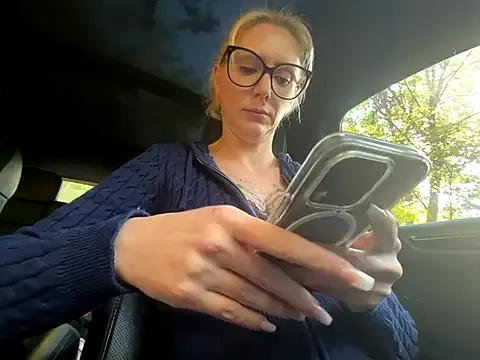 didi-diamond on StripChat 