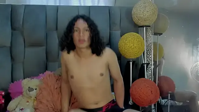 dylaans19 on StripChat