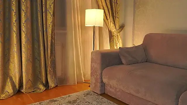 EadlinGillim — Doggy and loud spanks for my butt