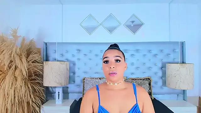 EileenBenzon on StripChat 