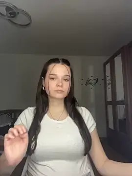 ElenaMariee on StripChat 