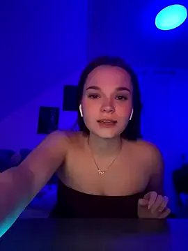 ElenaMariee on StripChat 