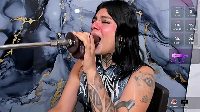 Emily_Evo on StripChat