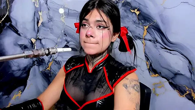 Emily_Evo on StripChat