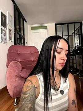 EmmyEvans1 on StripChat 