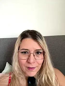 EmyLana on StripChat