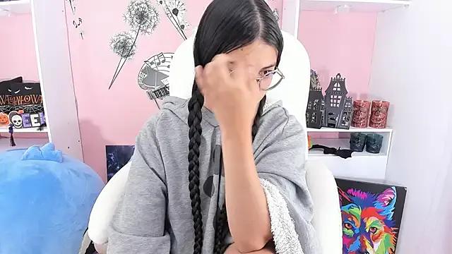 esmeralda112 on StripChat 