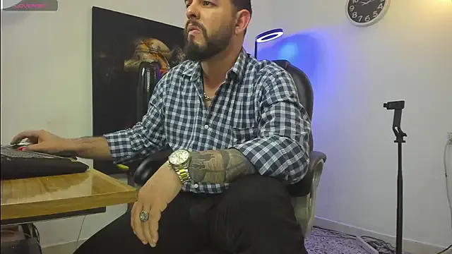 Ethan_Castellano on StripChat