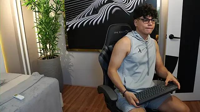 Ethan_occonor — cum show in public