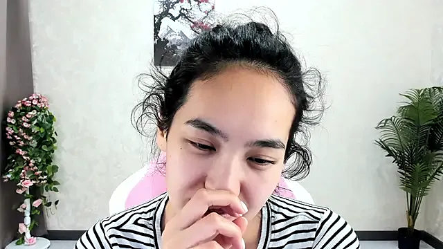 FlirtyAura on StripChat