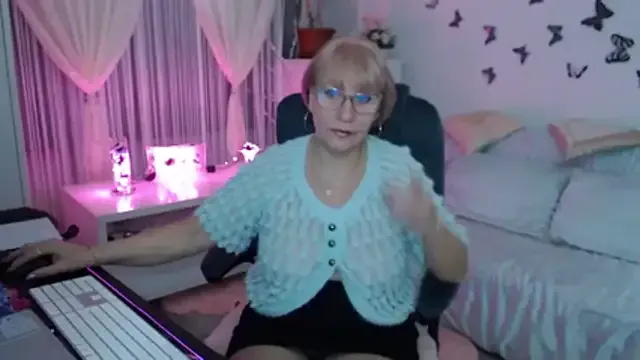 Ghertrude52 on StripChat