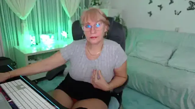 Ghertrude52 on StripChat