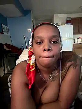 Goldenmami on StripChat