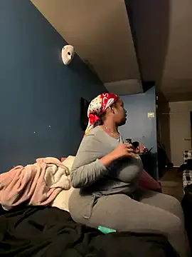 Goldenmami on StripChat