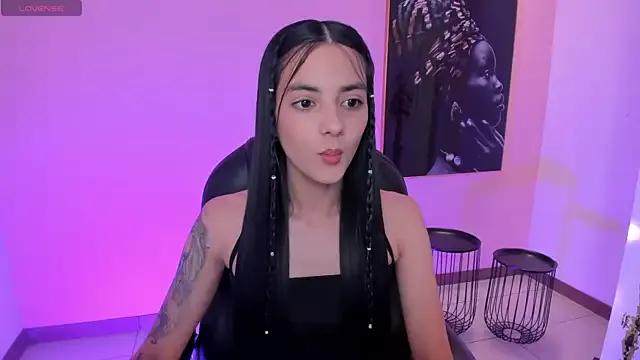 HannahJamesX on StripChat 