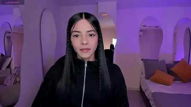 HannahJamesX on StripChat 