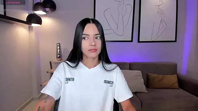 HannahJamesX on StripChat 