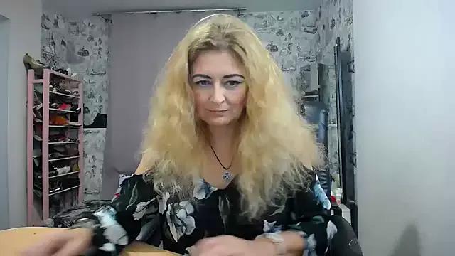 Helen1974 on StripChat 