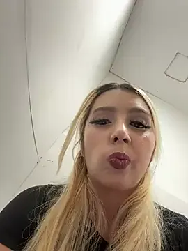 hotamanda01 on StripChat