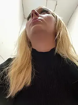 hotamanda01 on StripChat